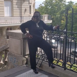 Meet your Posher, Lorraine